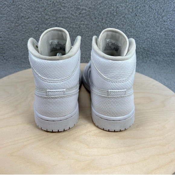 Nike Air Jordan 1 Mid Womens Shoes Size 6 White Snakeskin Leather Sneakers Retro - Picture 7 of 9